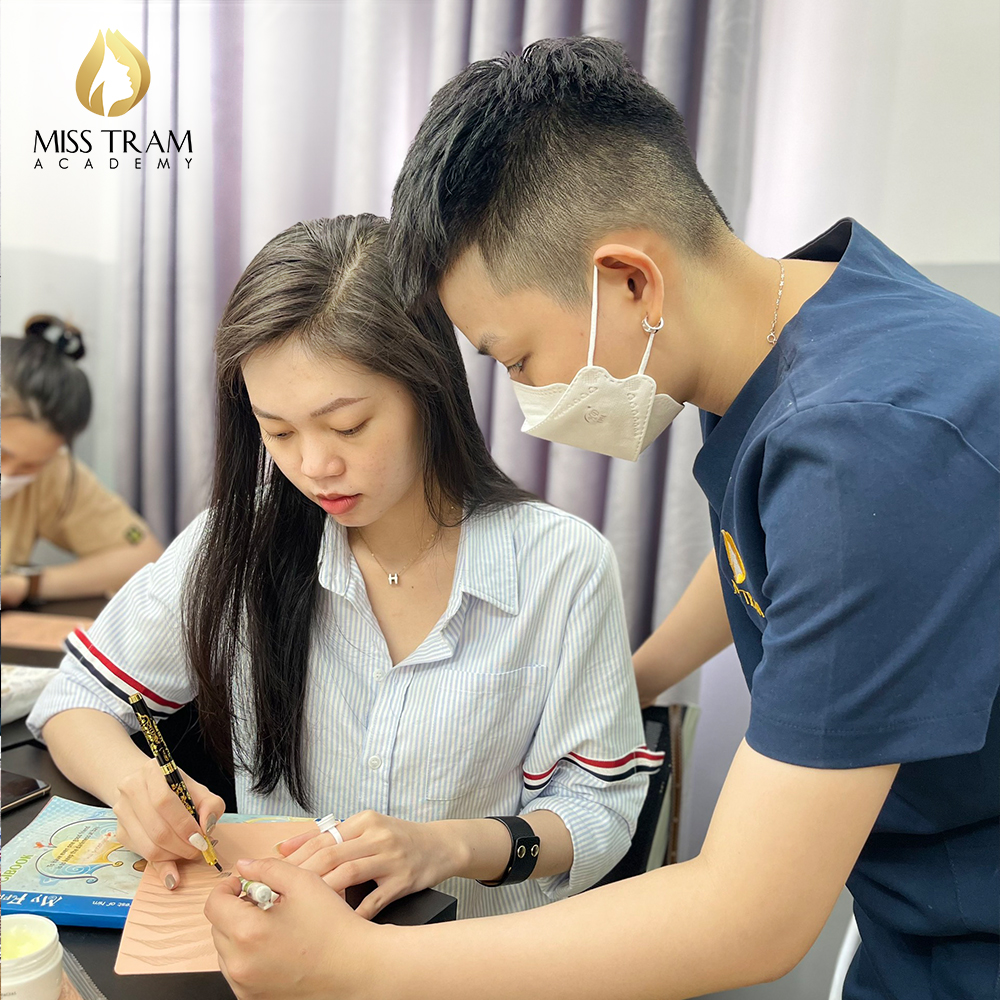 miss tram academy đào tạo học viên